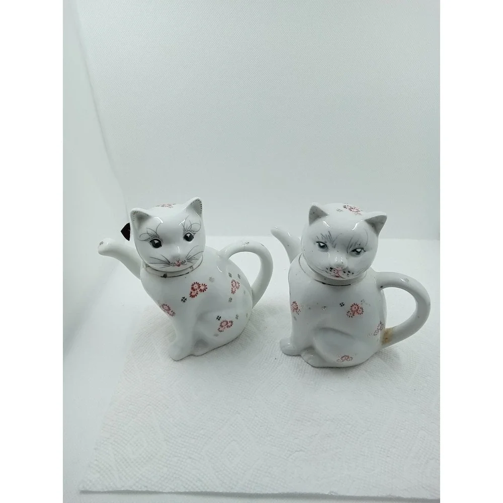 Lucky Cat Teapot‎ & Creamer